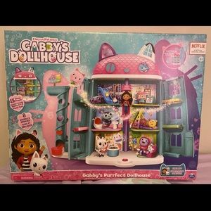 Private listing - Gabby’s dollhouse + more toys💖